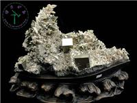 黃鐵礦+水晶（日本律雙晶），43x34x22cm-湖北大冶